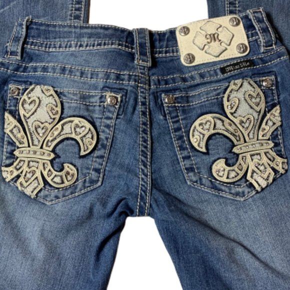 Jean Miss Me Bootcut Bleu Medium Taille 26x32 - Broderies Fleurs Embellished - USA